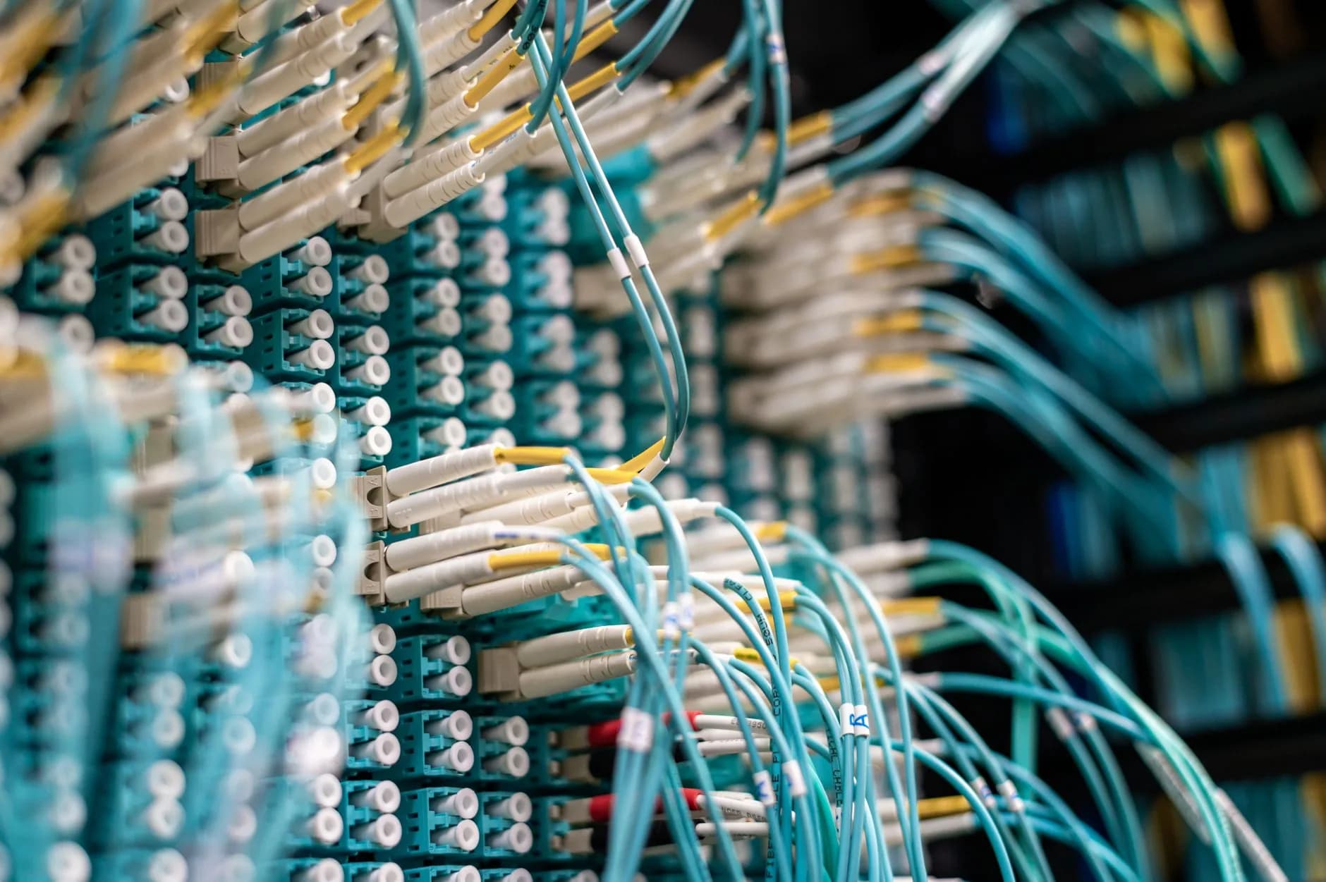 Network hardware dividing a cluster into virtual servers
